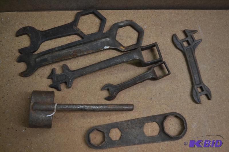 lot 155 image: Lot of Tools