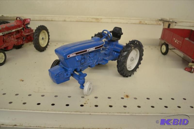 lot 164 image: Ford Toy Tractor