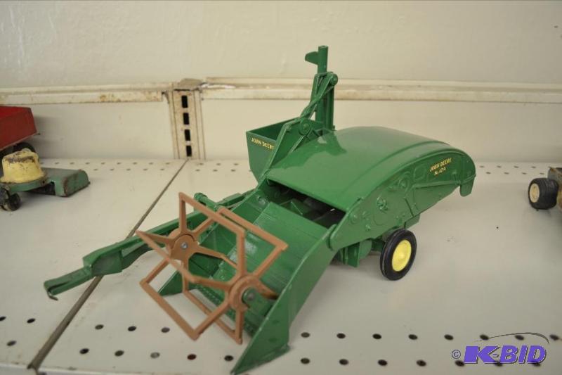 lot 167 image: John Deere Toy Implement