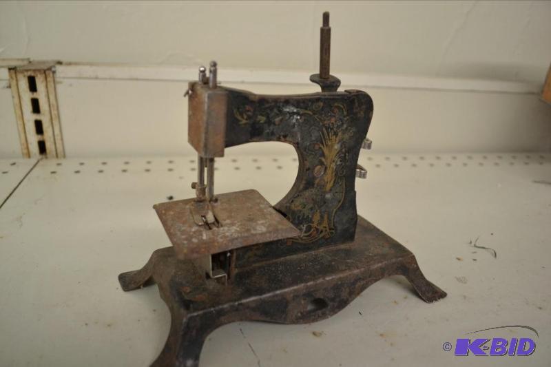 lot 173 image: Steel Toy Sewing Machine