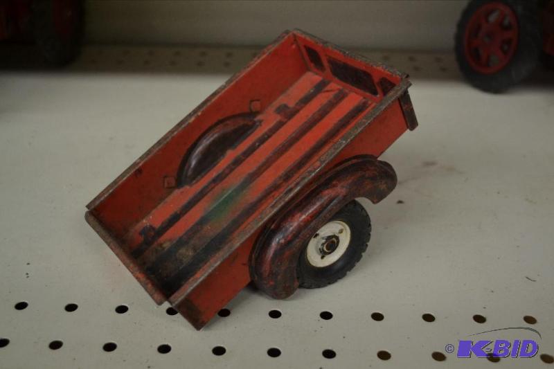 lot 182 image: Toy Trailer