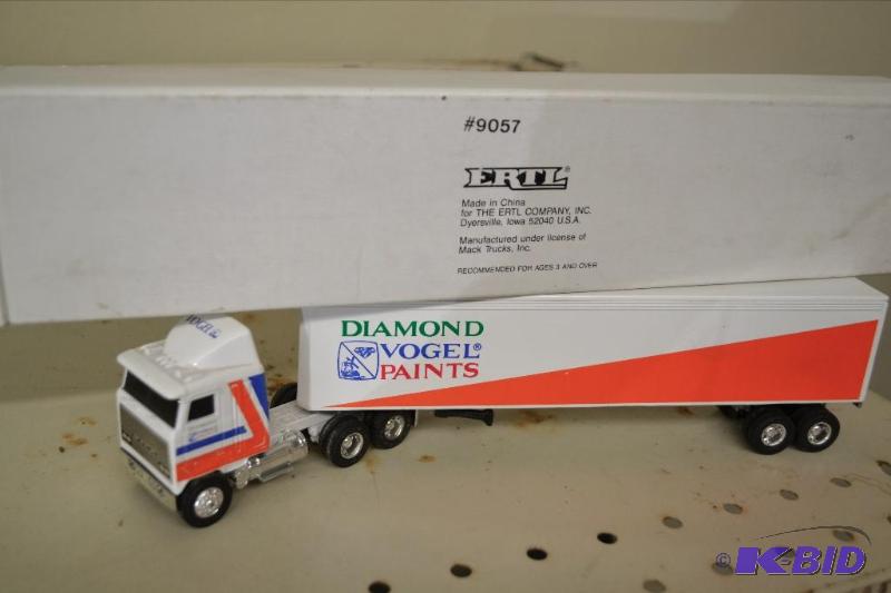 lot 190 image: Diamond Vogel Paints 164 Ertl Mack Truck Trailer with Box