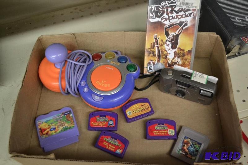 lot 204 image: Lot of Video Game Components