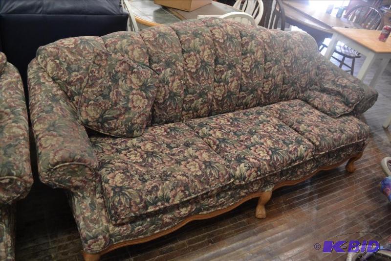 lot 219 image: Couch