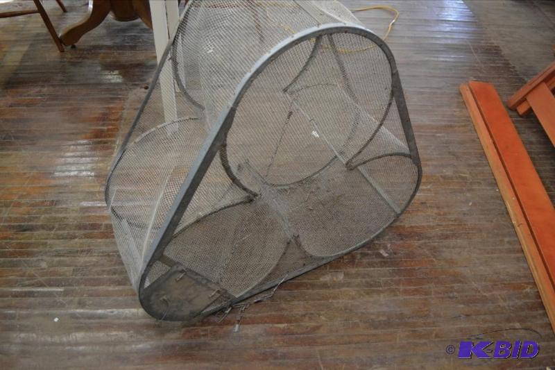 lot 225 image: Minnow Trap