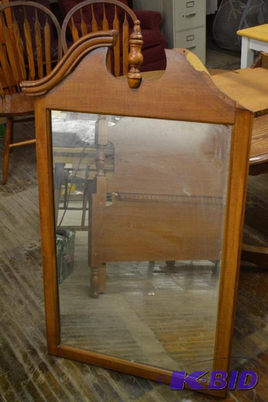 lot 234 image: Mirror