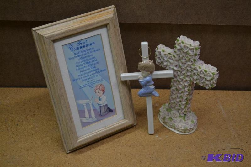 lot 237 image: Lot of Religious Items