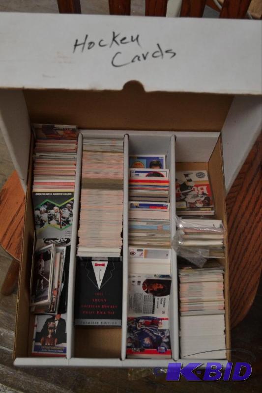 lot 47 image: Collectors Cards