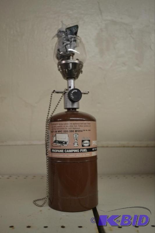 lot 81 image: Coleman Propane Lantern