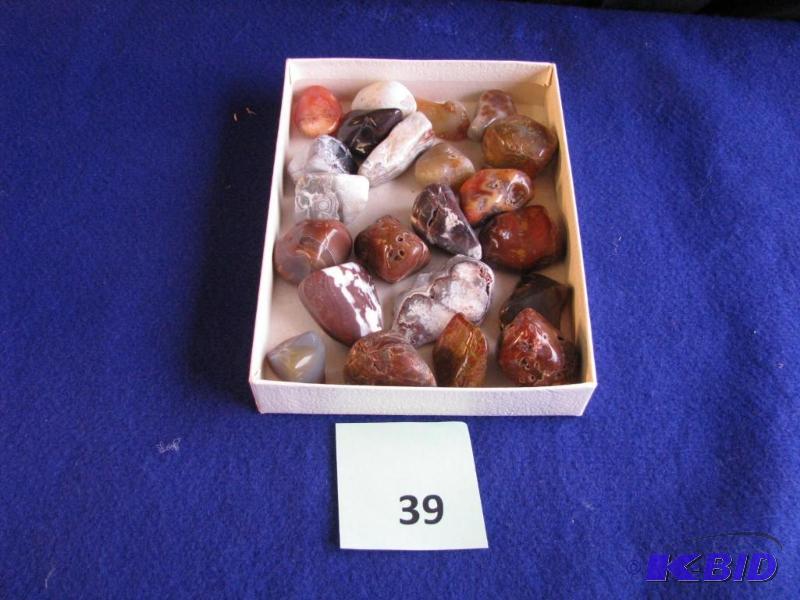 lot 39 image: Polished Stones, very nice...
