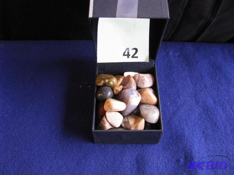 lot 42 image: Polished Stones, very nice...