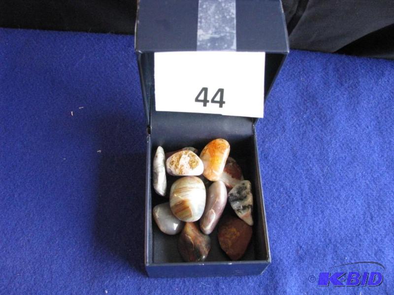 lot 44 image: Polished Stones, very nice...