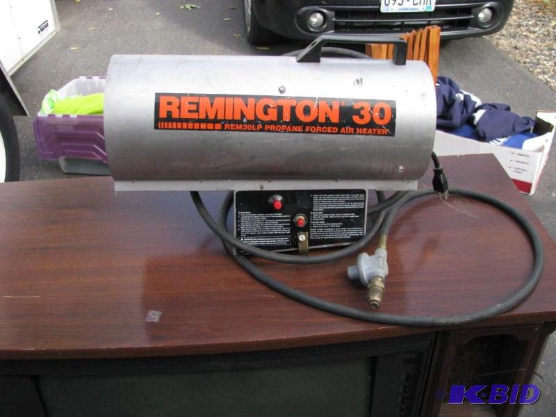 lot 7 image: Remington Propane forced Air Heater REM 30LP....
