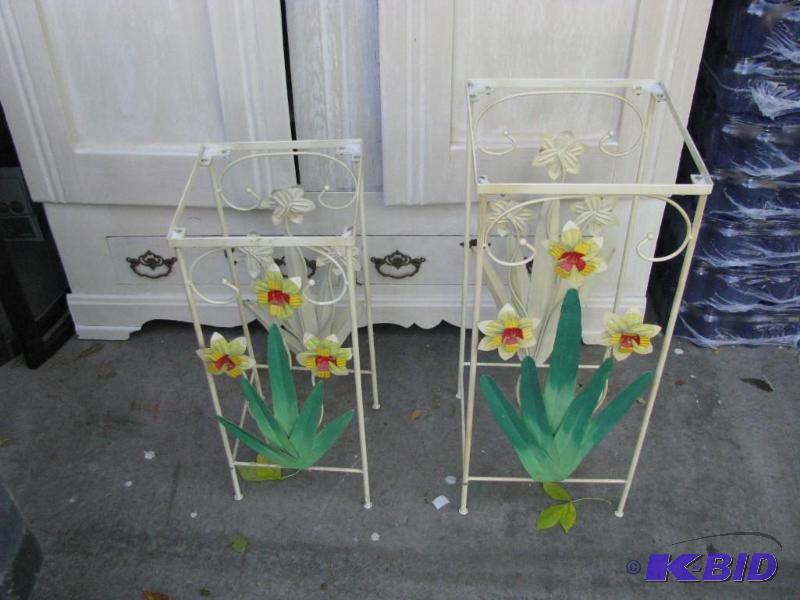 lot 9 image: Decorative Metal Plant Stands. No tops, use y...