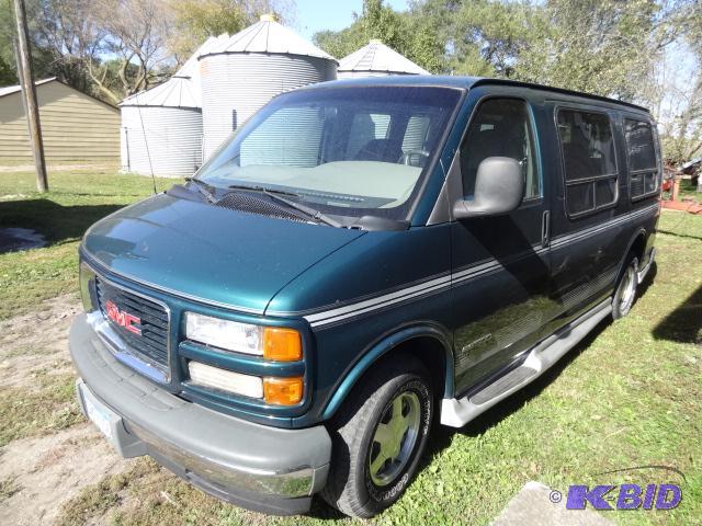 2000 GMC 1500 Savana Van. 102,481 miles on 5....