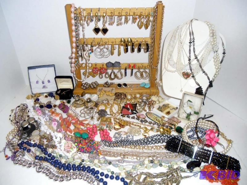lot 20006 image: Collection of Jewelry - Multiple Estates - Earrings, Necklaces, Bracelets, Pins, Rings