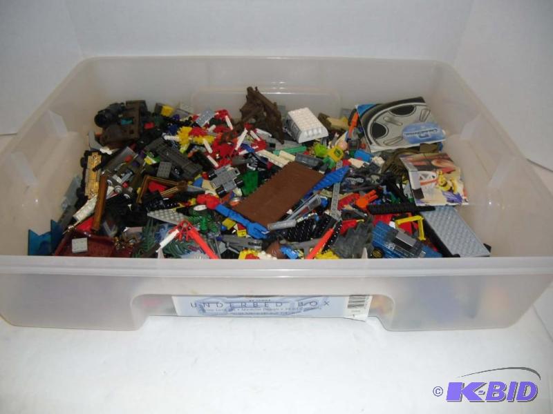 lot 20018 image: Mixed Lot of Legos and Duplo Megablocks Plastic Building Blocks