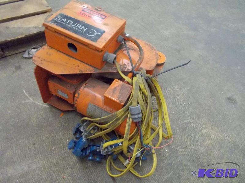 lot 12 image: Tractor Overhead Crane