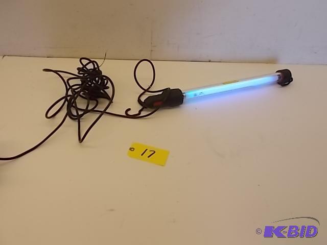 lot 17 image: Worklight, Works...