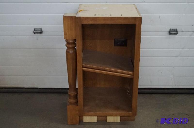 Base cabinet