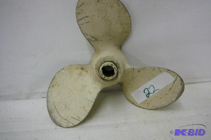 lot 22 image: Propeller 3 blade aluminum &nbsp1014 x 12...
