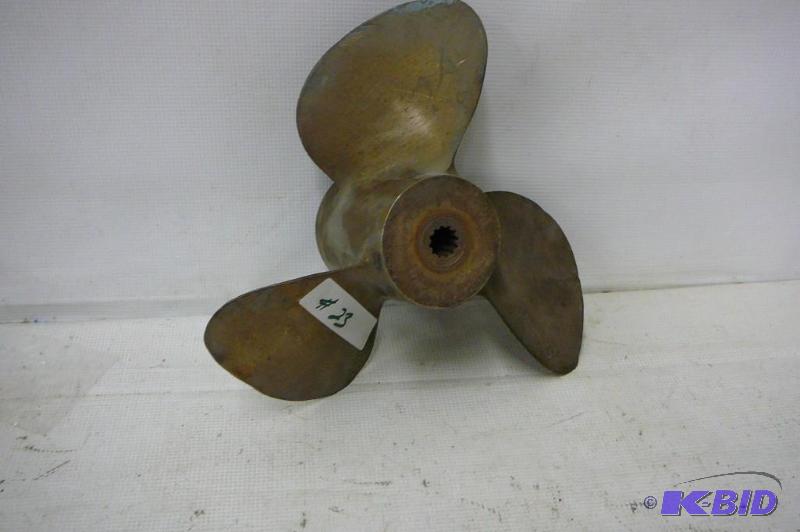 lot 23 image: Propeller Michigan 3 blade brass SMO777...