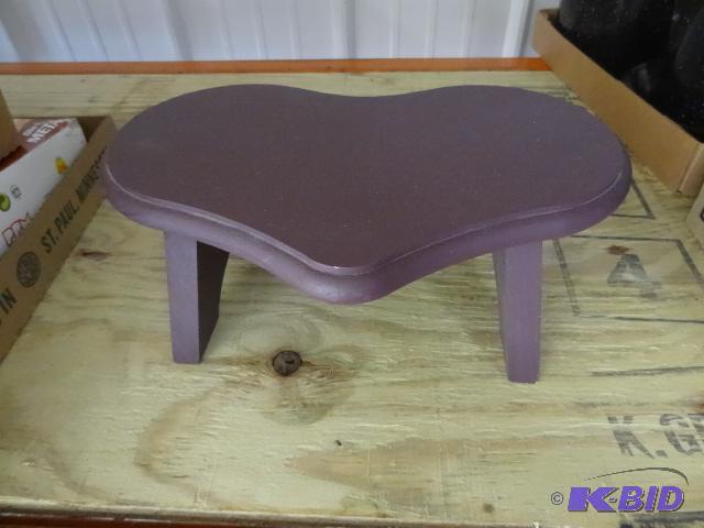 lot 109 image: Small kids wooden step...