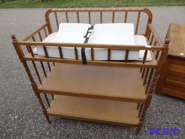 lot 13 image: Baby changing station. 3 tier. Comes with cha...