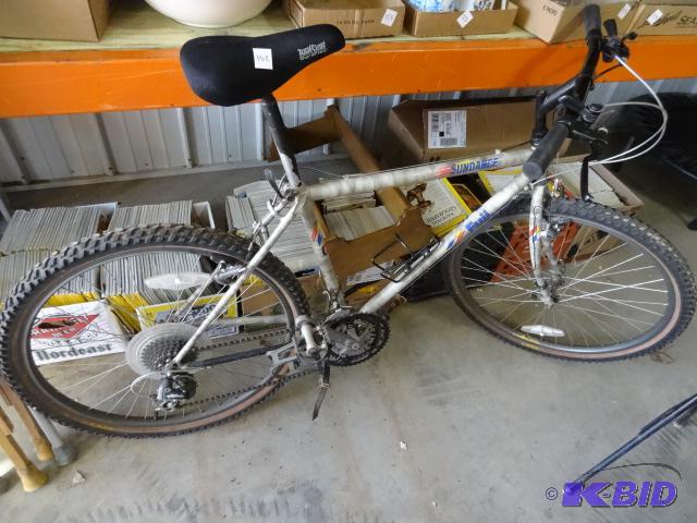 lot 152 image: Fuji Sndance. 21 Speed Bike...