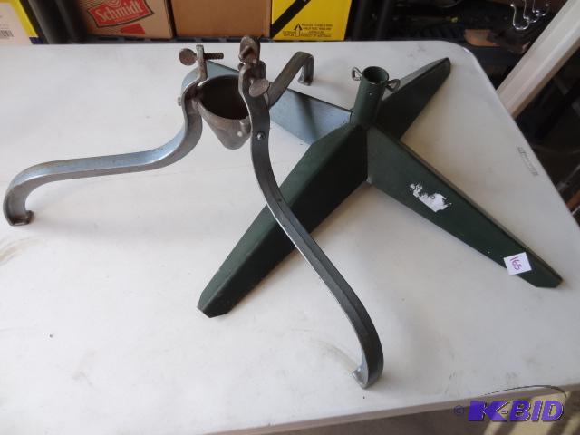 lot 165 image: Metal Tree Stand. Vintage Metal Tree Stand...