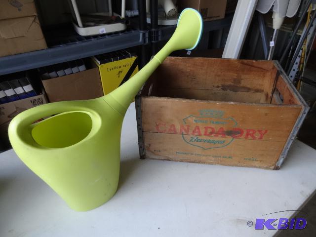 lot 167 image: Canada Dry Vintage Wood Crate...