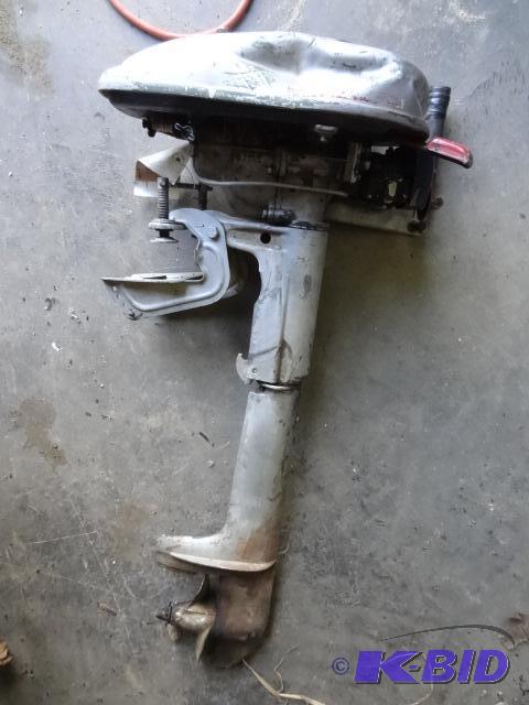lot 175 image: Vintage Hiawatha Out Board Motor...