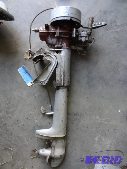 lot 176 image: Vintage Montgomerywards Outboard Motor...