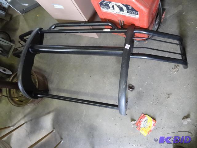 lot 182 image: Dee zee Front Cattle Guard for a Pickup...
