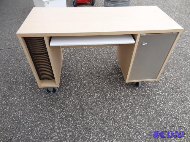lot 35 image: Computer desk on wheels. 48 x 20 x 29...