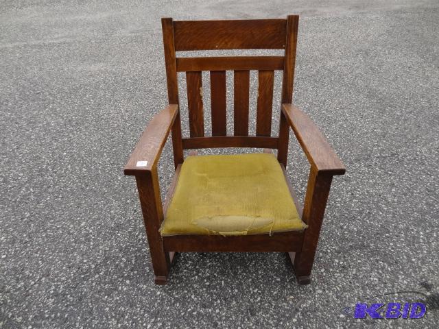 lot 36 image: Vinatge wood rocking chair. Very solid and st...
