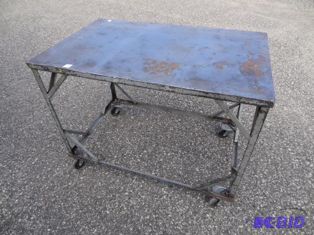 lot 50 image: Metal shop cart. 38 x 24 x 29...