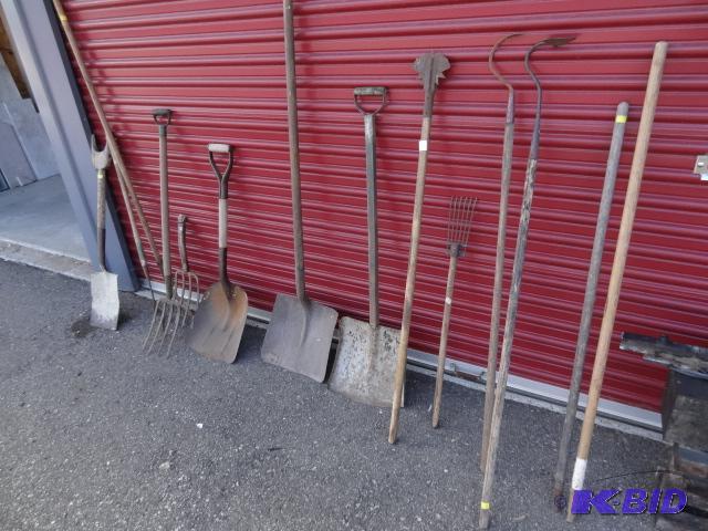lot 53 image: Lot of misc vinatge garden tools. Handles, an...