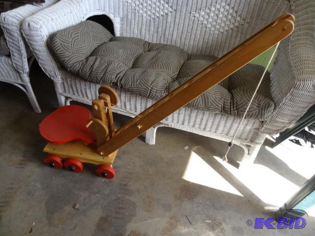lot 67 image: Kids ride on scooter crane. Crane raises up a...