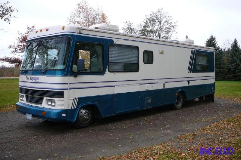 lot 1 image: 1994 Gulf stream Sun Voyager Motor Home Year...