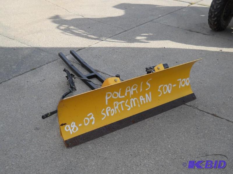 lot 4 image: ATV Plow Fits 1998 - 2003 Sportsman 500 - 700