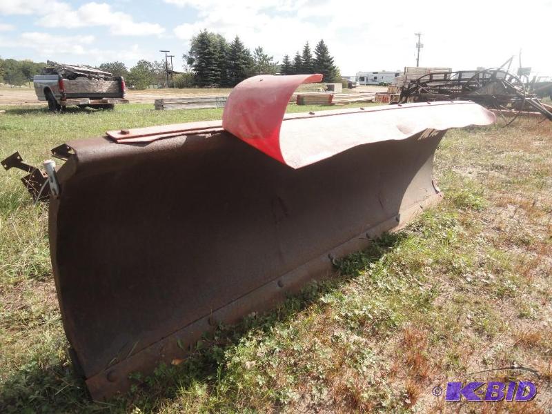 lot 12 image: 8ft Snow Plow