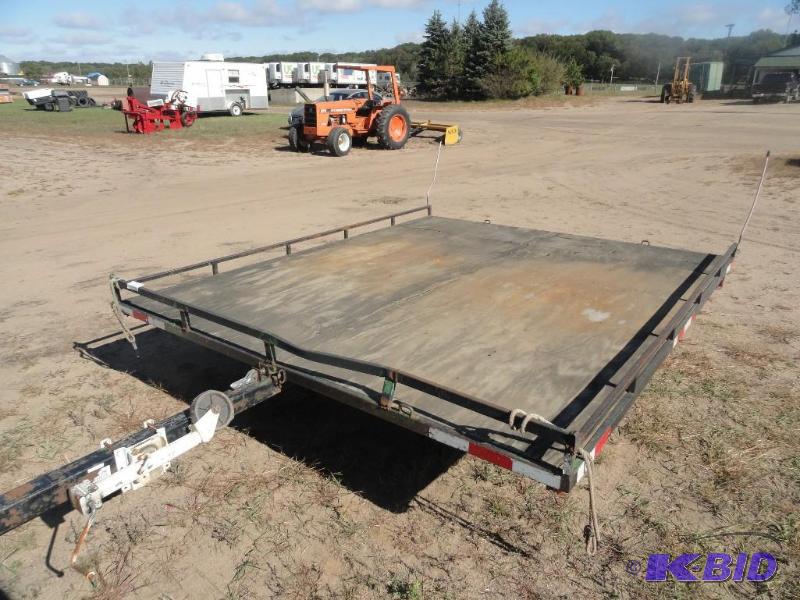 lot 13 image: Snowmobile Trailer