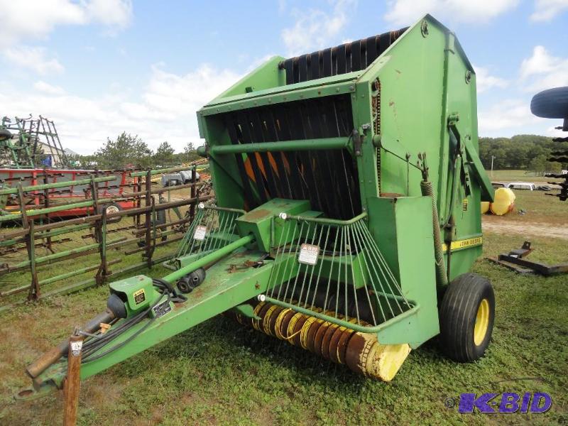 lot 20 image: Round Baler