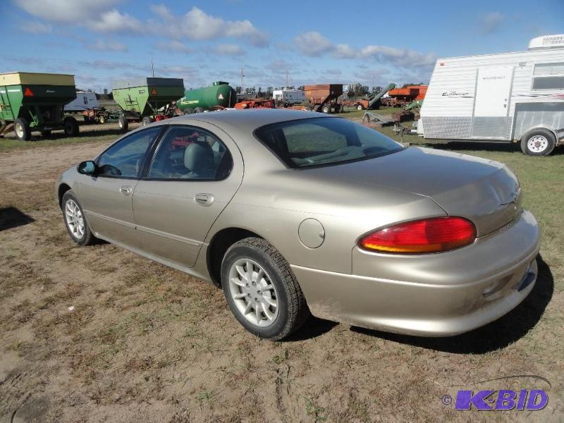 lot 22 image: 2004 Chrysler Concorde