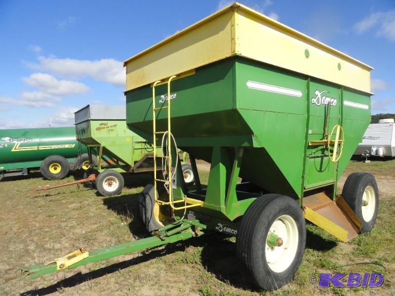 lot 28 image: Demco Gravity Box