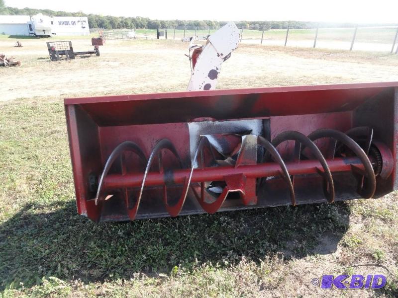 lot 32 image: Snow Blower
