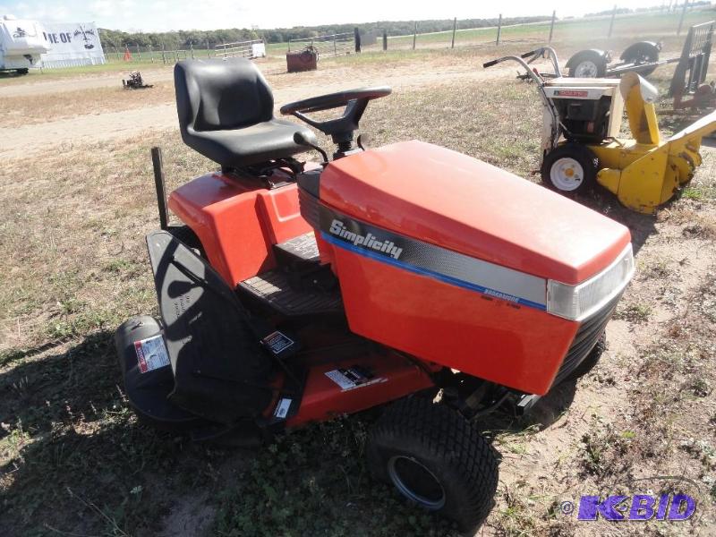 lot 33 image: Simplicity Riding Lawn Mower
