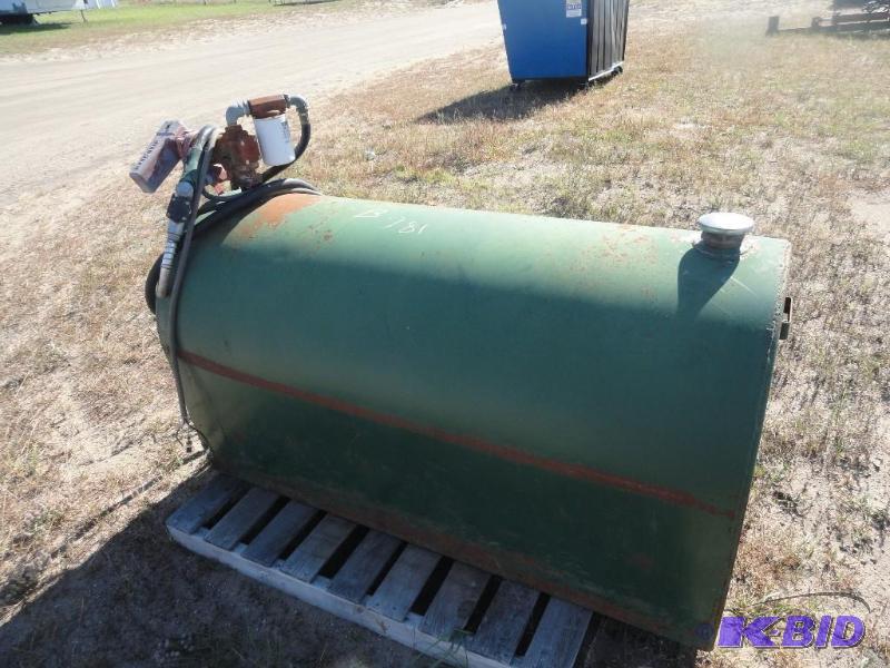 lot 5 image: 125 gallon fuel tank