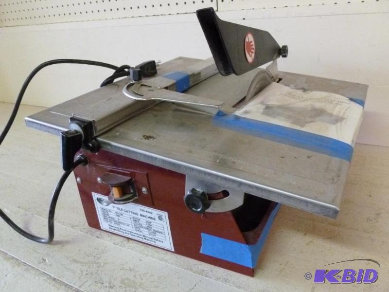 lot 10 image: Flor Craft 7" tile cutting machine model...